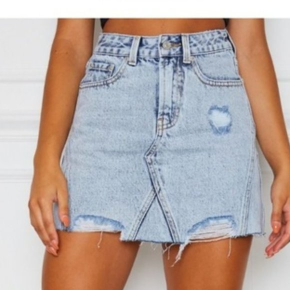 NWT WhiteFox Boutique Around Town Denim Mini Skirt - Picture 1 of 6